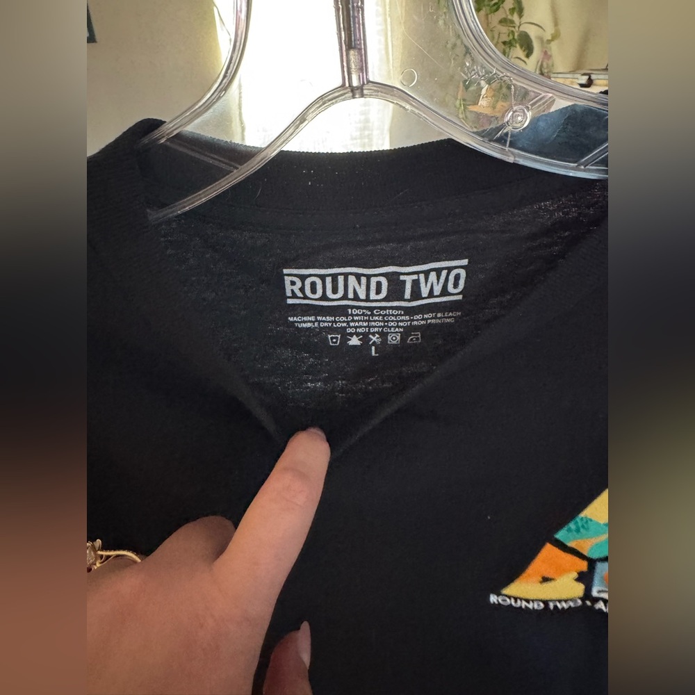 Round Two Tee - Picture 4 of 4